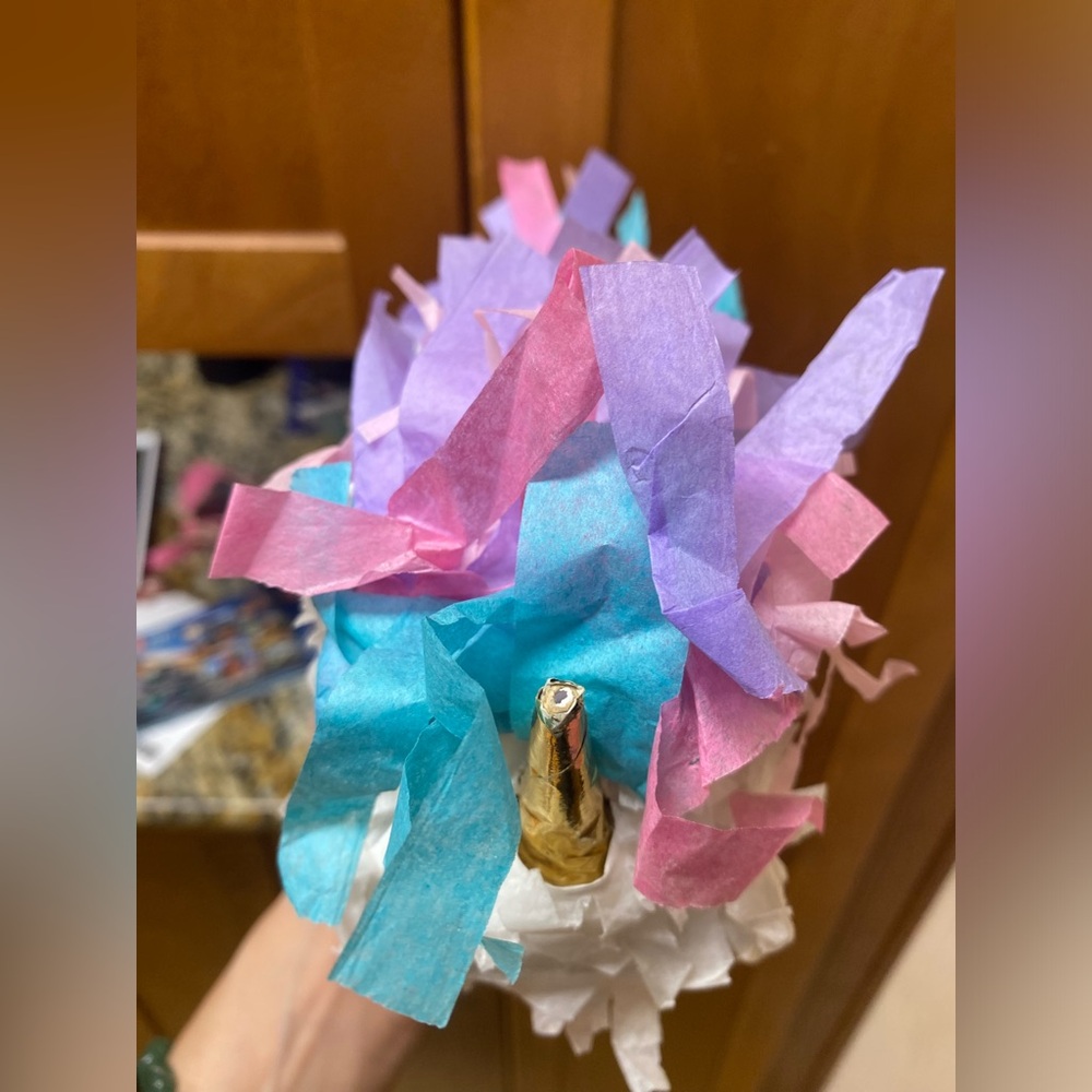 Mini Piñata 💖 4/20 - Picture 4 of 5